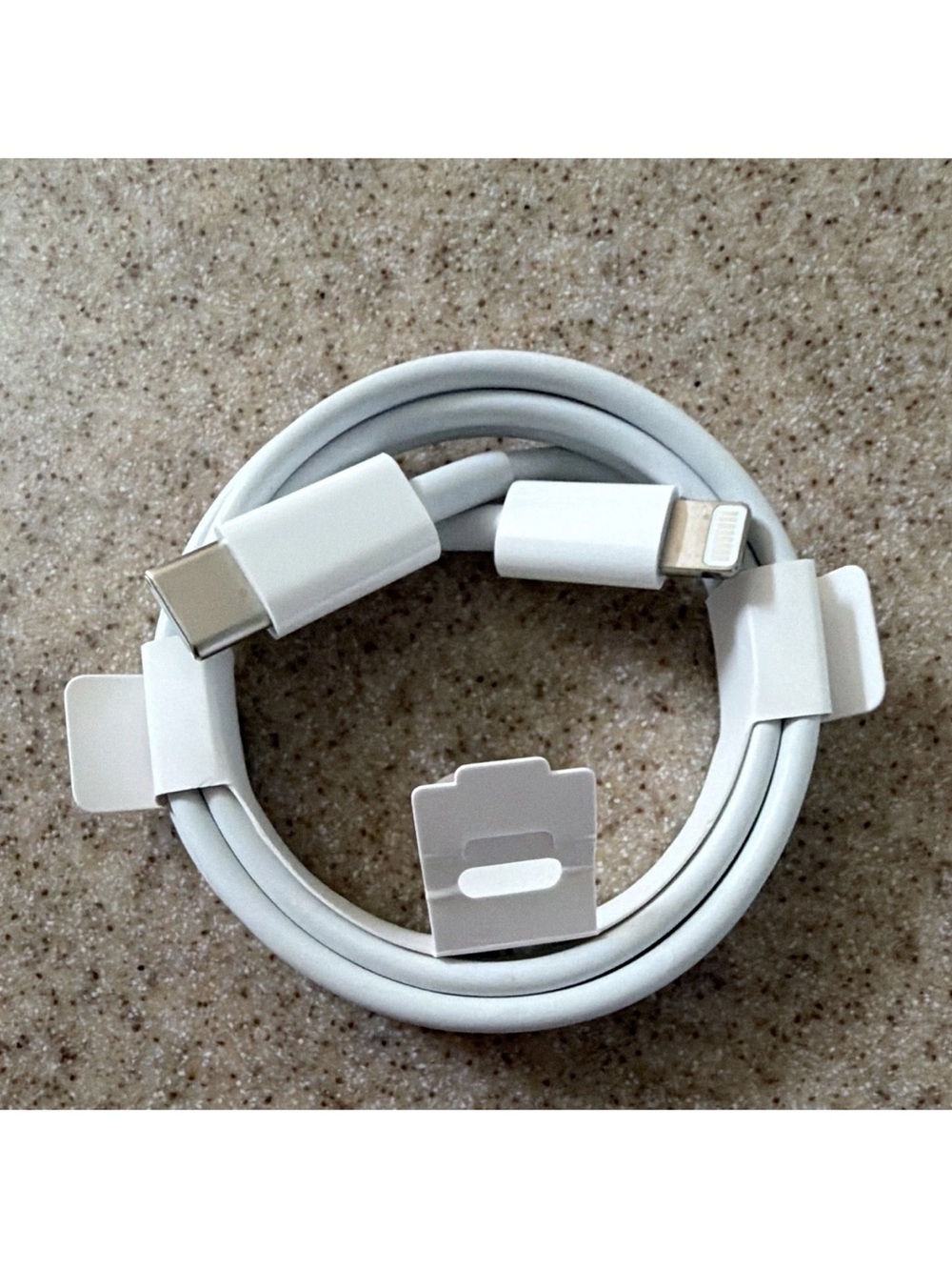 100% Original Genuine Apple
Lightning to USB-C Cable 2 meter
MW2R3AM/A A2441